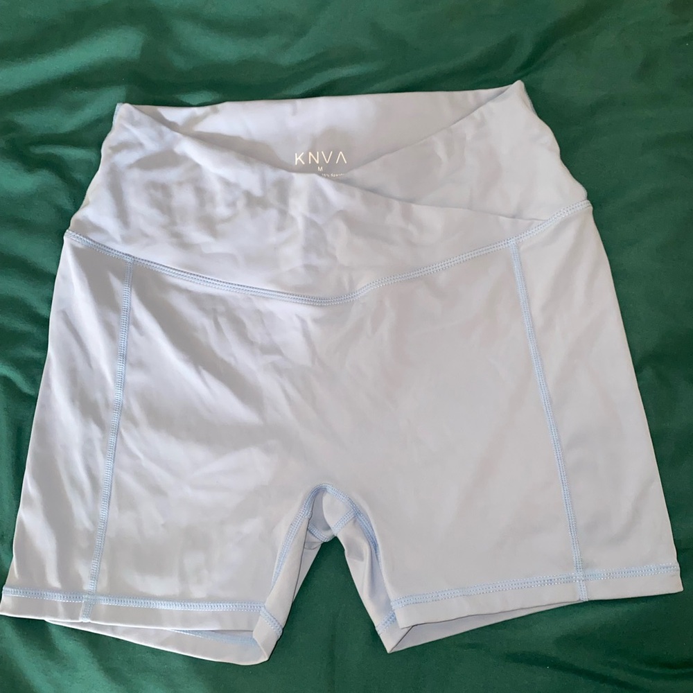 Cross Waisted Pocket Booty Lifting Gym Shorts